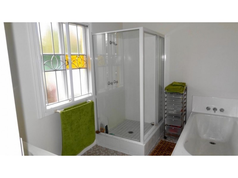 23 Collinson, Westcourt QLD 4870