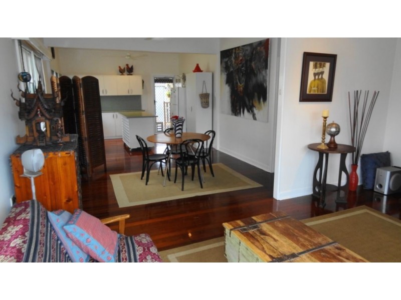 23 Collinson, Westcourt QLD 4870