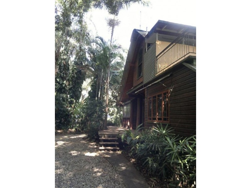 8 Romney Street, Kamerunga QLD 4870