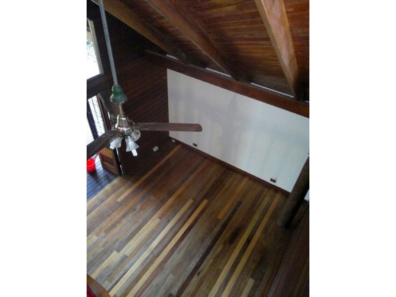 8 Romney Street, Kamerunga QLD 4870