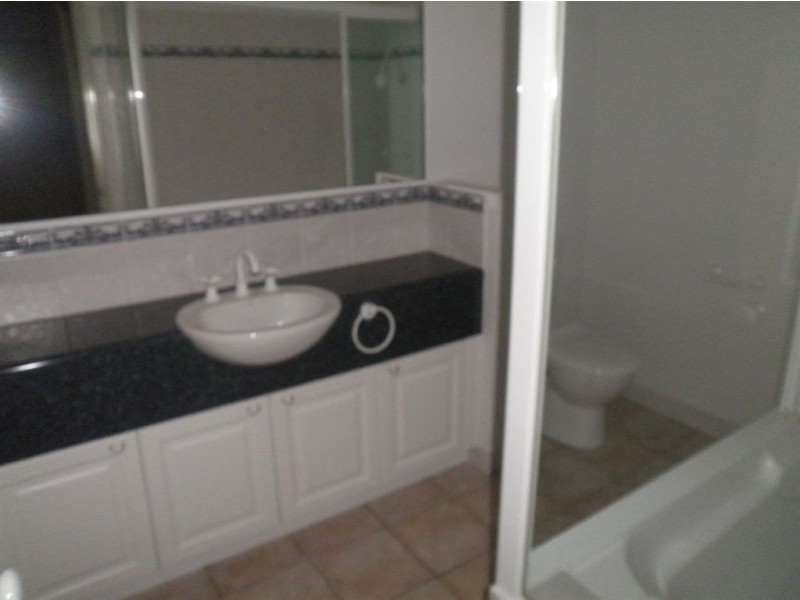 101/72 Kowinka Street, White Rock QLD 4868