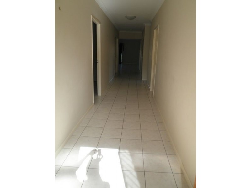 4 Picnic, White Rock QLD 4868