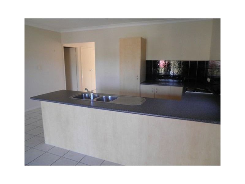 4 Picnic, White Rock QLD 4868