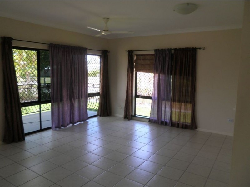 4 Picnic, White Rock QLD 4868