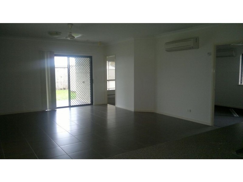 6 Calvert Close, Bentley Park QLD 4869