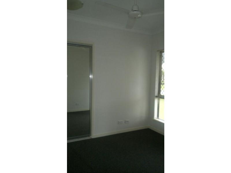 6 Calvert Close, Bentley Park QLD 4869