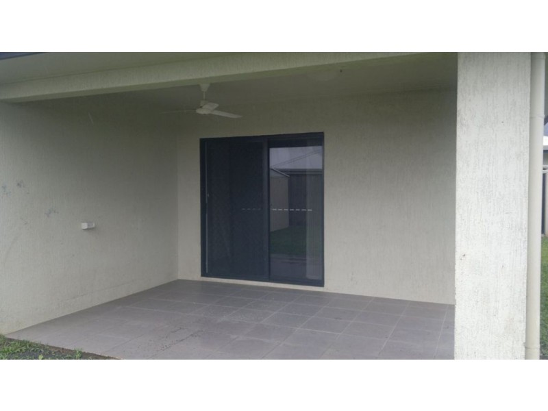 6 Calvert Close, Bentley Park QLD 4869