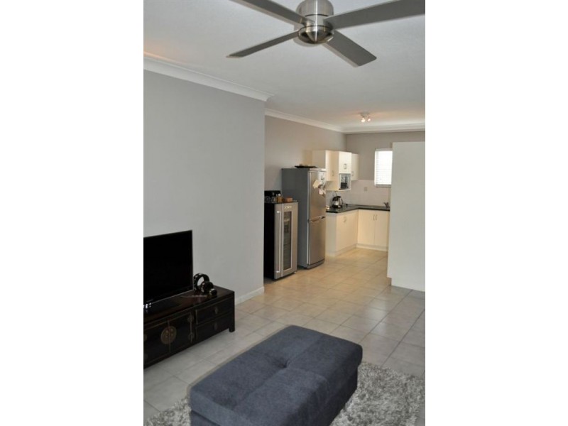 1/87 Earl Street, Westcourt QLD 4870