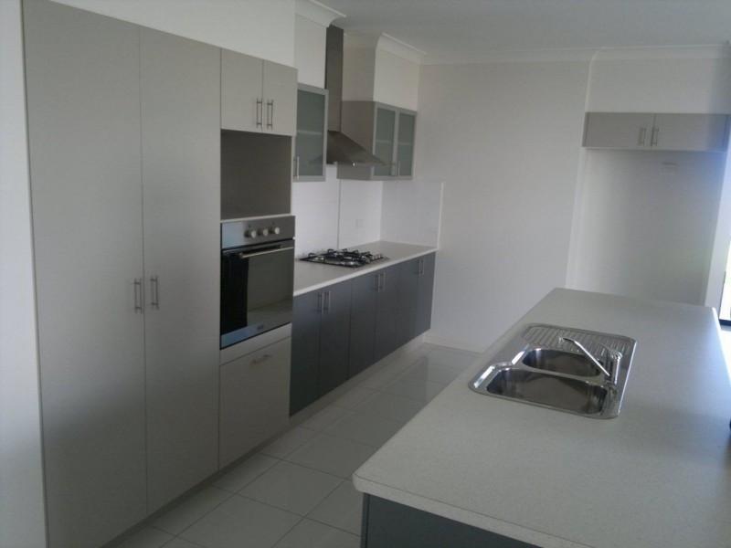 46 Cityview Crescent, Mooroobool QLD 4870