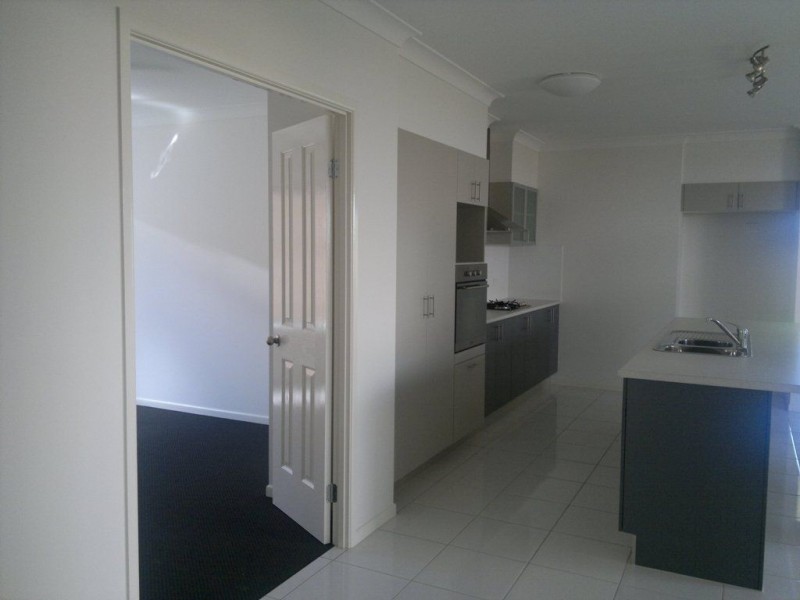 46 Cityview Crescent, Mooroobool QLD 4870