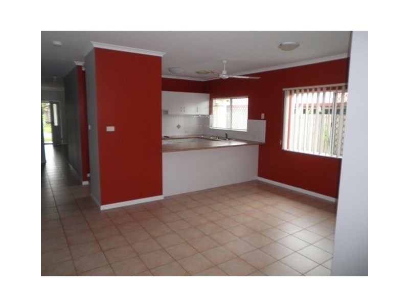 81 Benjamina, Mount Sheridan QLD 4868