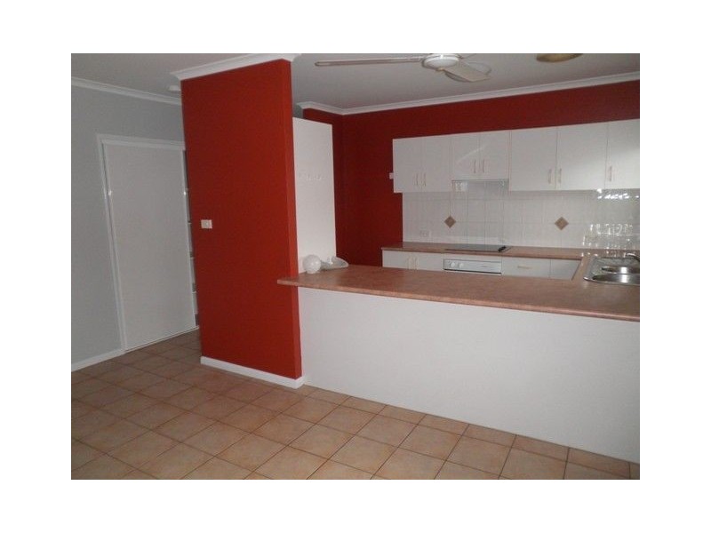 81 Benjamina, Mount Sheridan QLD 4868