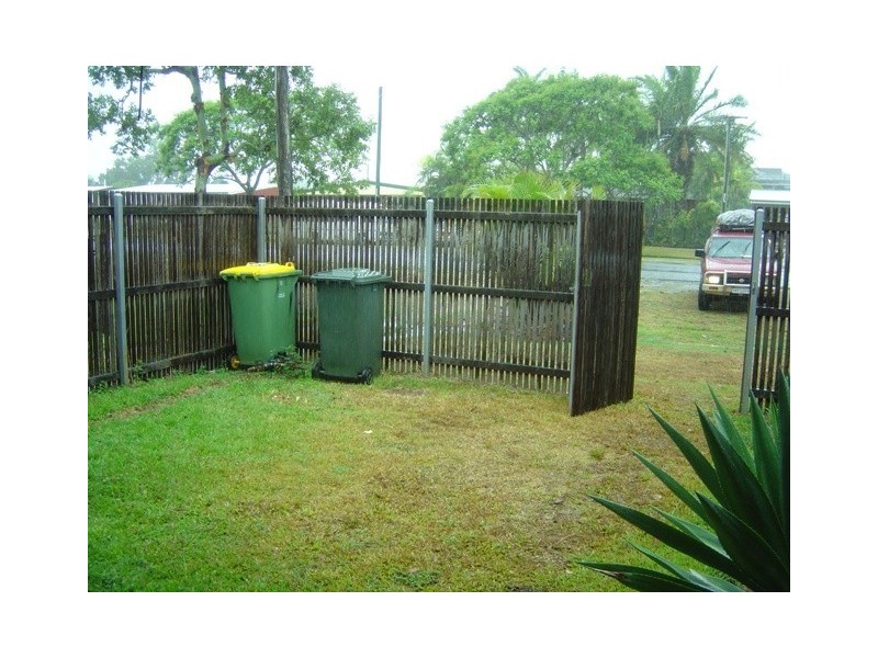 2/233 Buchan Street, Bungalow QLD 4870