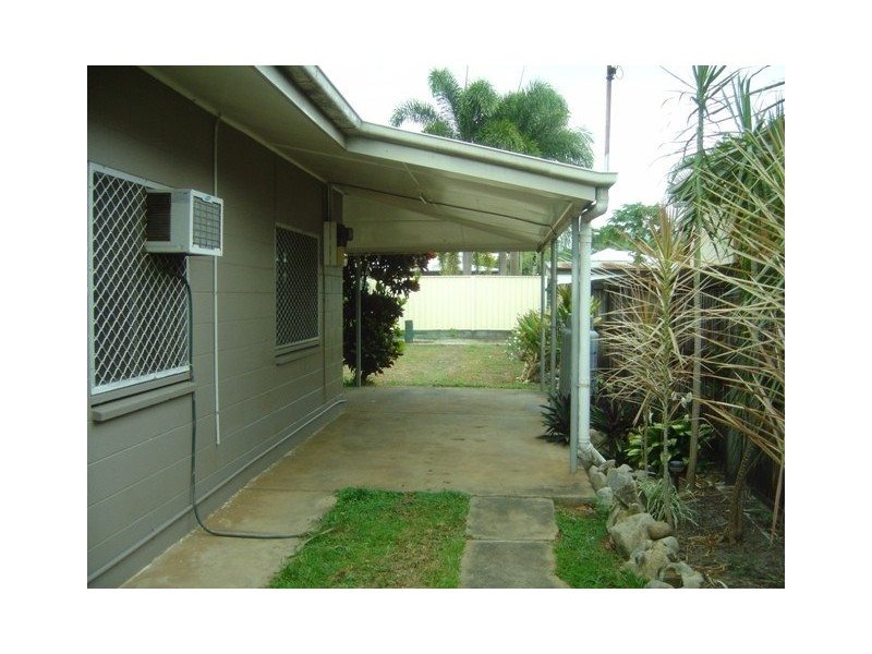 2/233 Buchan Street, Bungalow QLD 4870