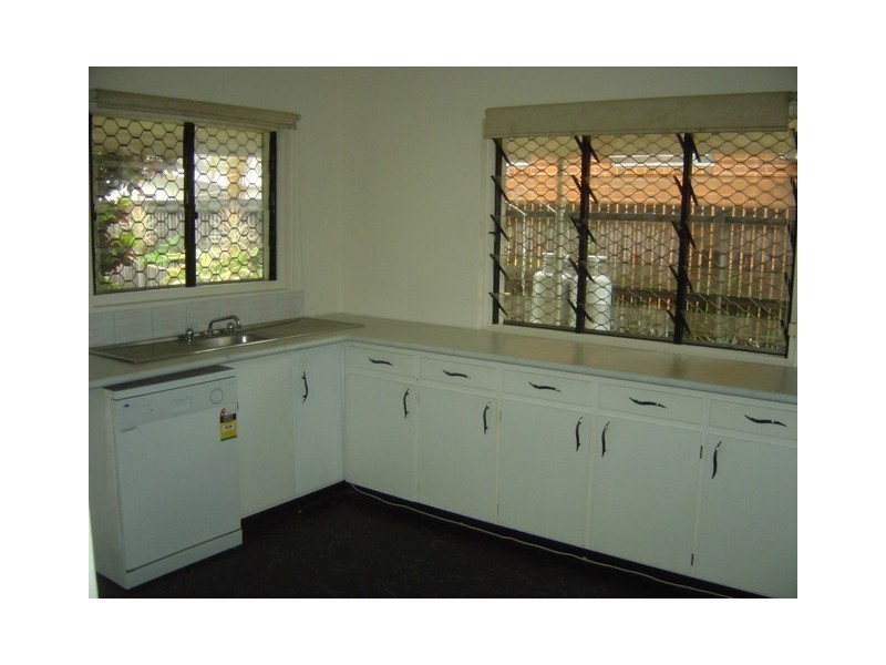 2/233 Buchan Street, Bungalow QLD 4870