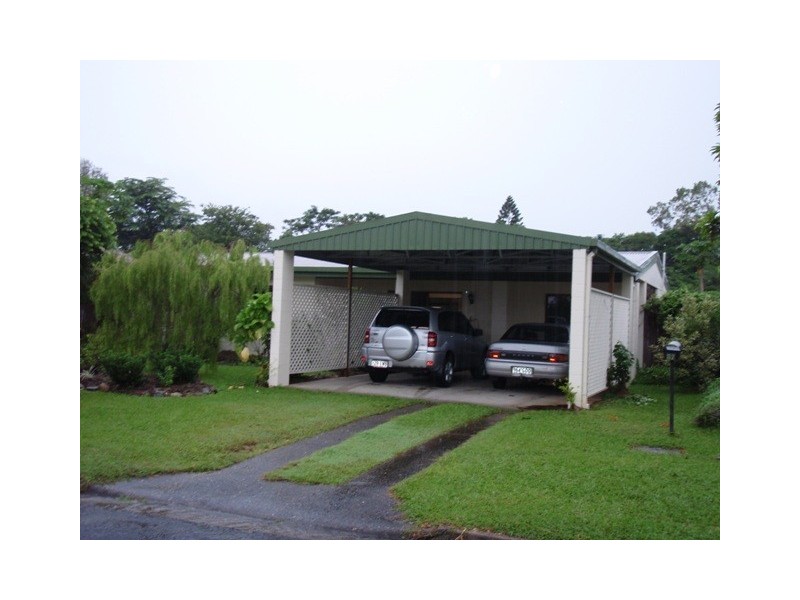 37 Sunflower Street, Mooroobool QLD 4870