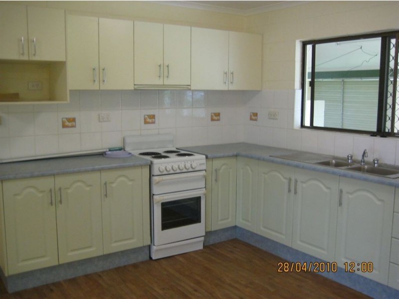 37 Sunflower Street, Mooroobool QLD 4870