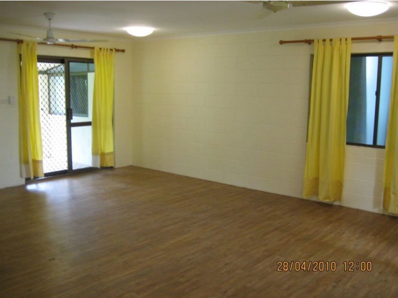 37 Sunflower Street, Mooroobool QLD 4870