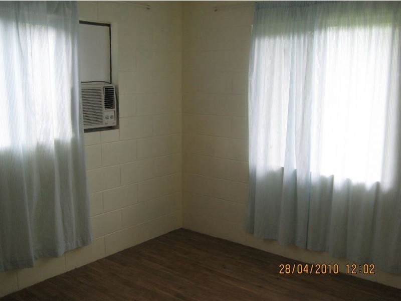 37 Sunflower Street, Mooroobool QLD 4870