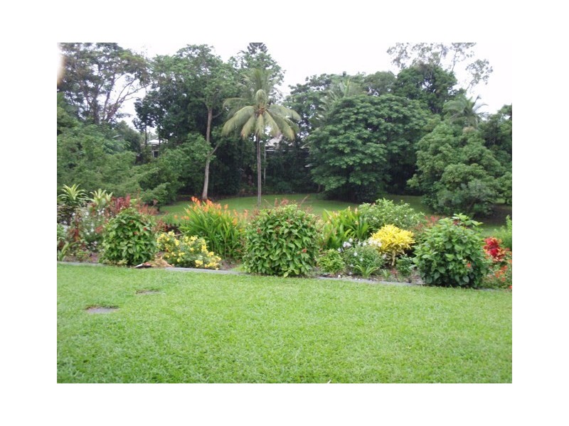 37 Sunflower Street, Mooroobool QLD 4870