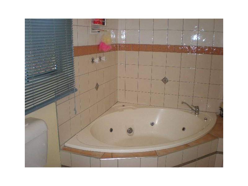 55A Upper Perkins Street, Manoora QLD 4870