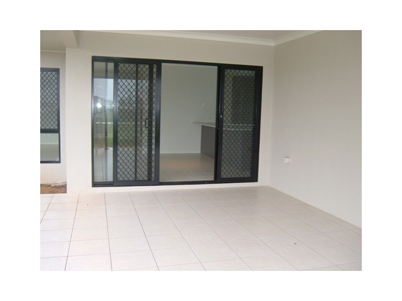 14 Bundey Street, Bentley Park QLD 4869