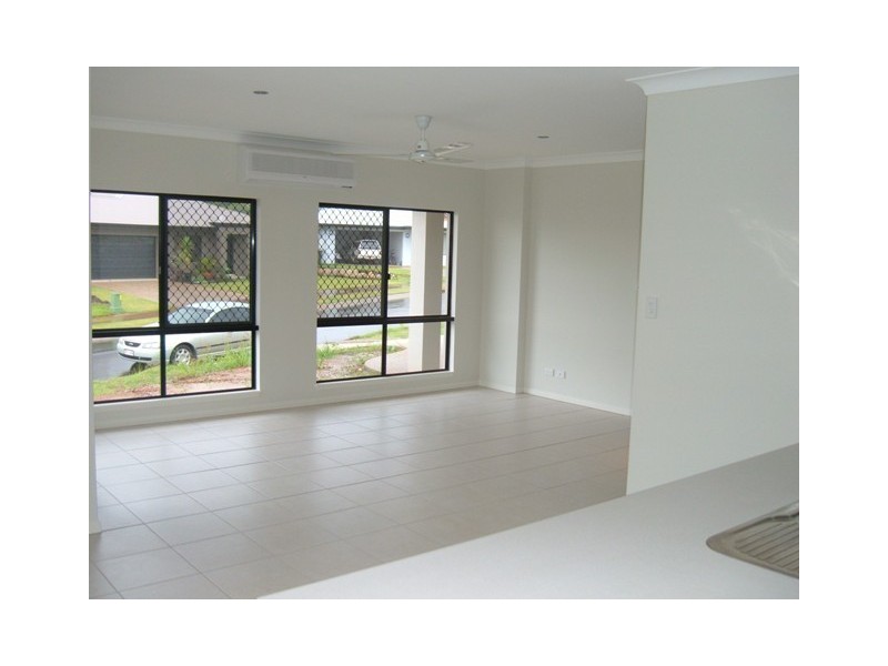 14 Bundey Street, Bentley Park QLD 4869