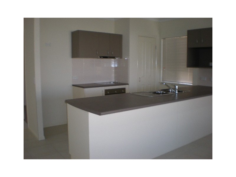 11 Roderick Street, Bentley Park QLD 4869