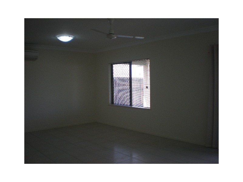 11 Roderick Street, Bentley Park QLD 4869