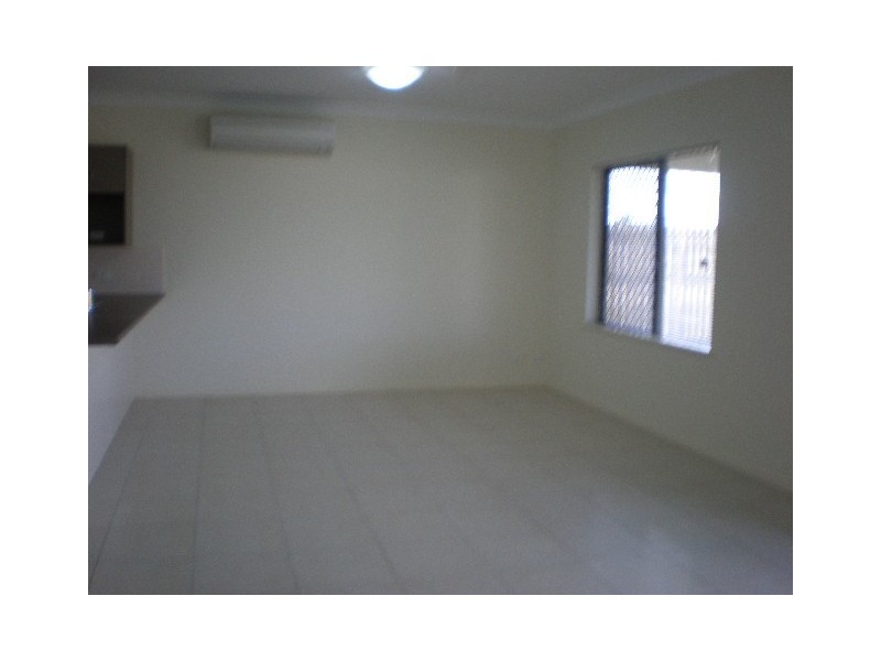 11 Roderick Street, Bentley Park QLD 4869