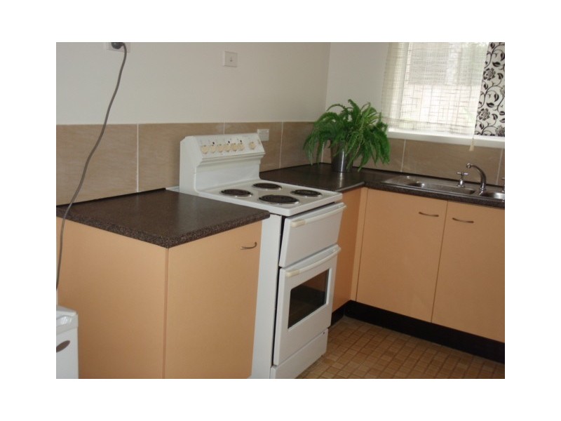 15 Avocado Street, Manoora QLD 4870