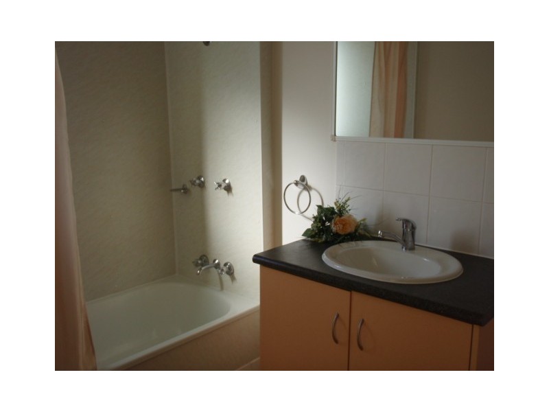 15 Avocado Street, Manoora QLD 4870