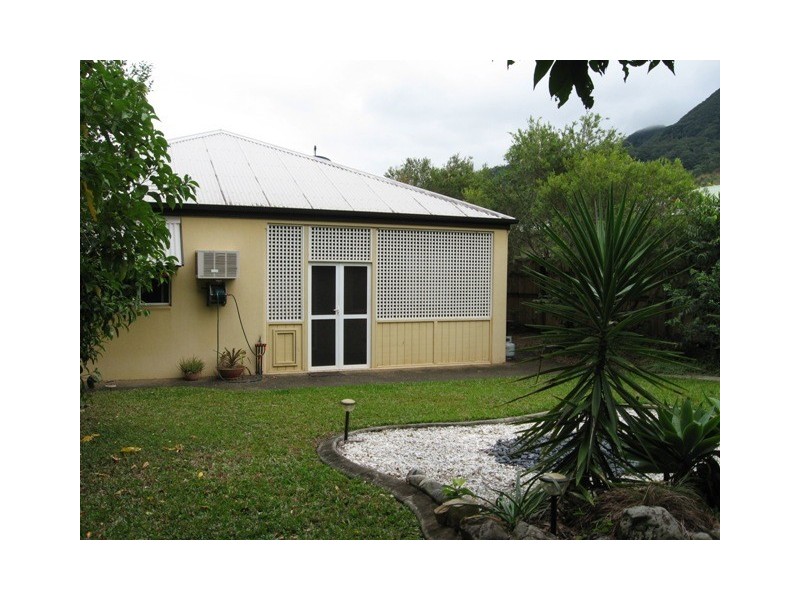 4 Amazon Close, Mount Sheridan QLD 4868