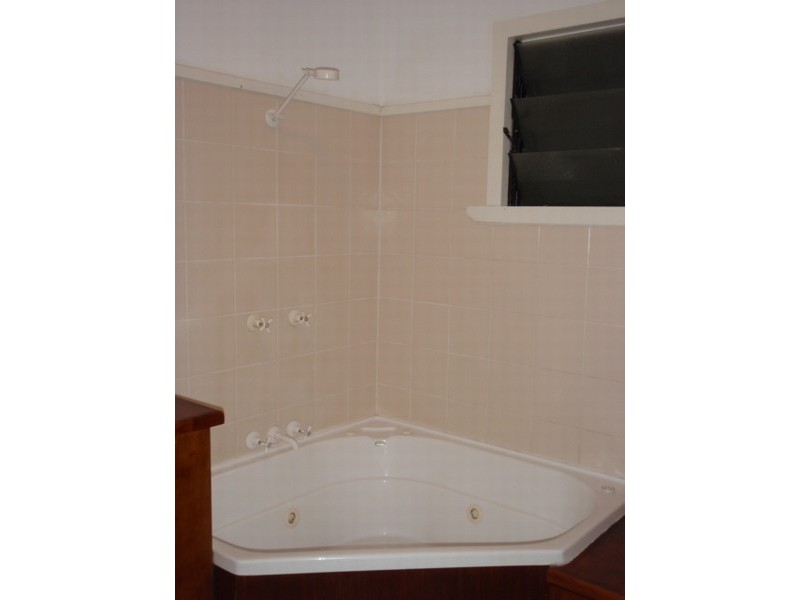 98 Swallow Street, Mooroobool QLD 4870