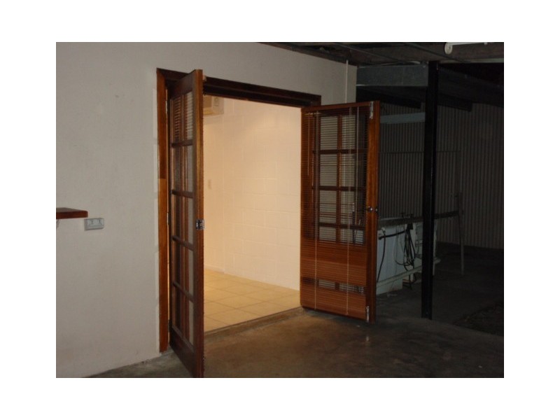 98 Swallow Street, Mooroobool QLD 4870