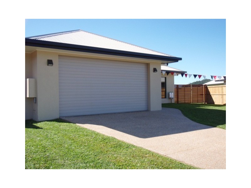 7 Botany Avenue, Redlynch QLD 4870