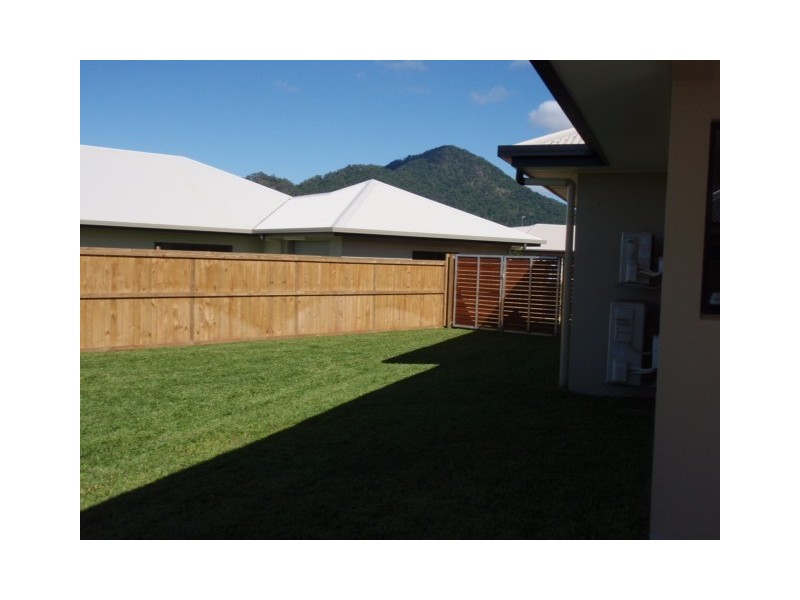 7 Botany Avenue, Redlynch QLD 4870