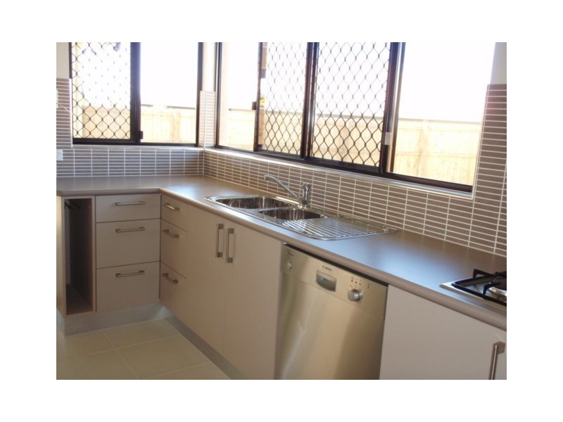 7 Botany Avenue, Redlynch QLD 4870