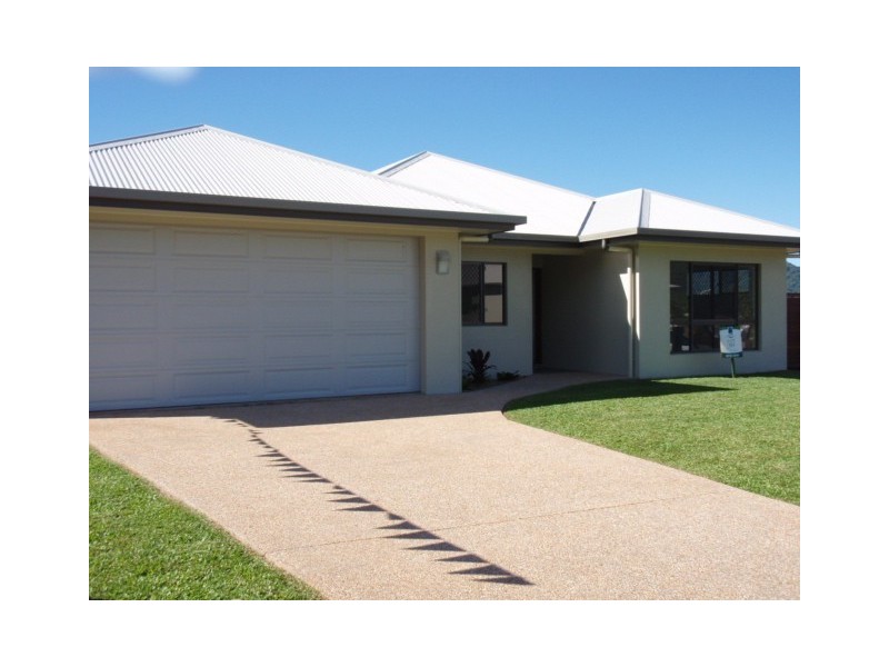 9 Botany Avenue, Redlynch QLD 4870