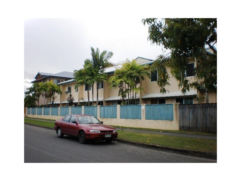 9/2 Grantala Street, Whitfield QLD 4870