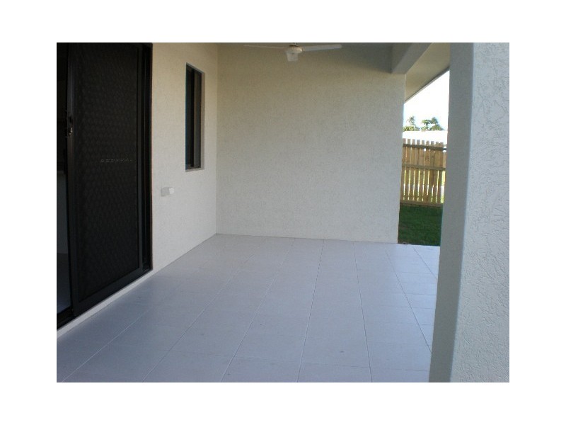 28 Timberlea Drive East, Bentley Park QLD 4869