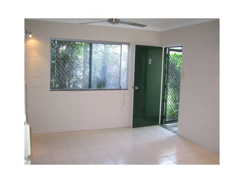 2/34 Creedy Street, Westcourt QLD 4870