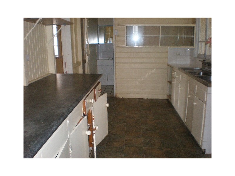 28 Lily Street, Cairns North QLD 4870