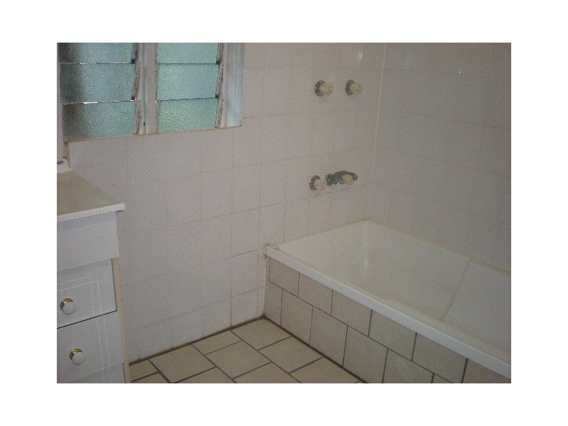 28 Lily Street, Cairns North QLD 4870