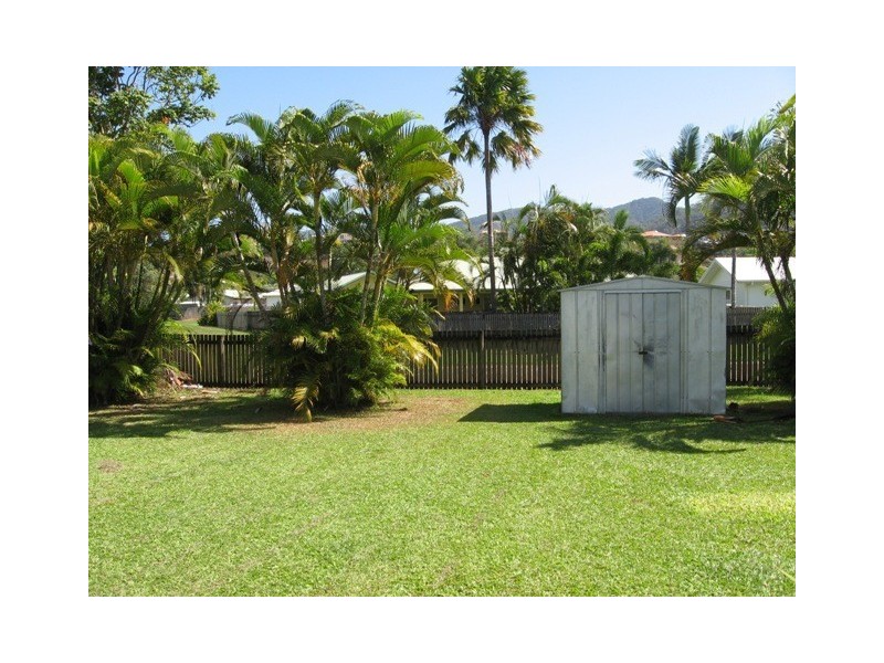 27 Dunbar Street, Mooroobool QLD 4870