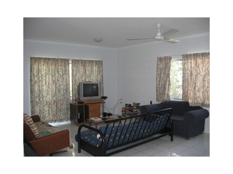 27 Dunbar Street, Mooroobool QLD 4870