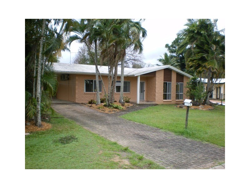 8 Bounty Close, Bentley Park QLD 4869