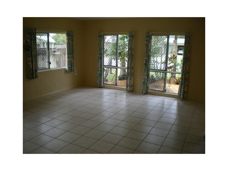 8 Bounty Close, Bentley Park QLD 4869