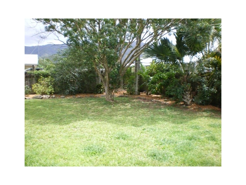 8 Bounty Close, Bentley Park QLD 4869