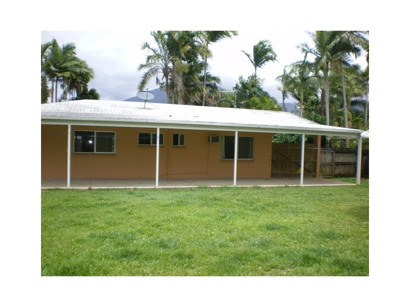 8 Bounty Close, Bentley Park QLD 4869